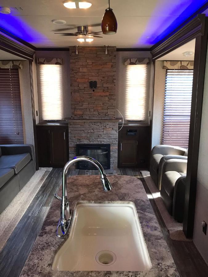 Orchard Queen Motel & Rv Park Middleton Bagian luar foto
